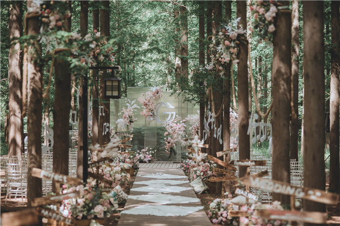 树林里的婚礼